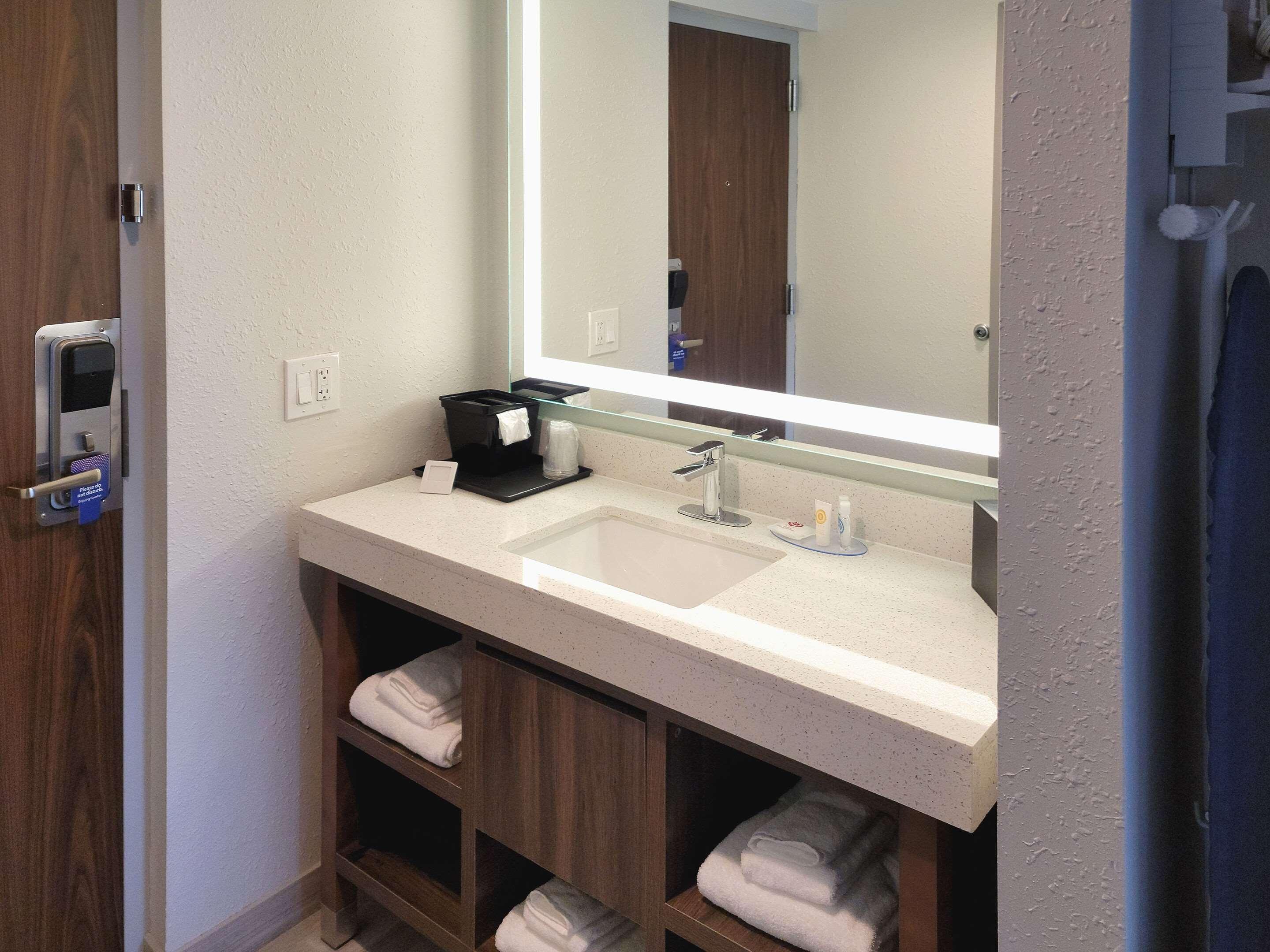 Comfort Inn & Suites Wyomissing-Reading Esterno foto