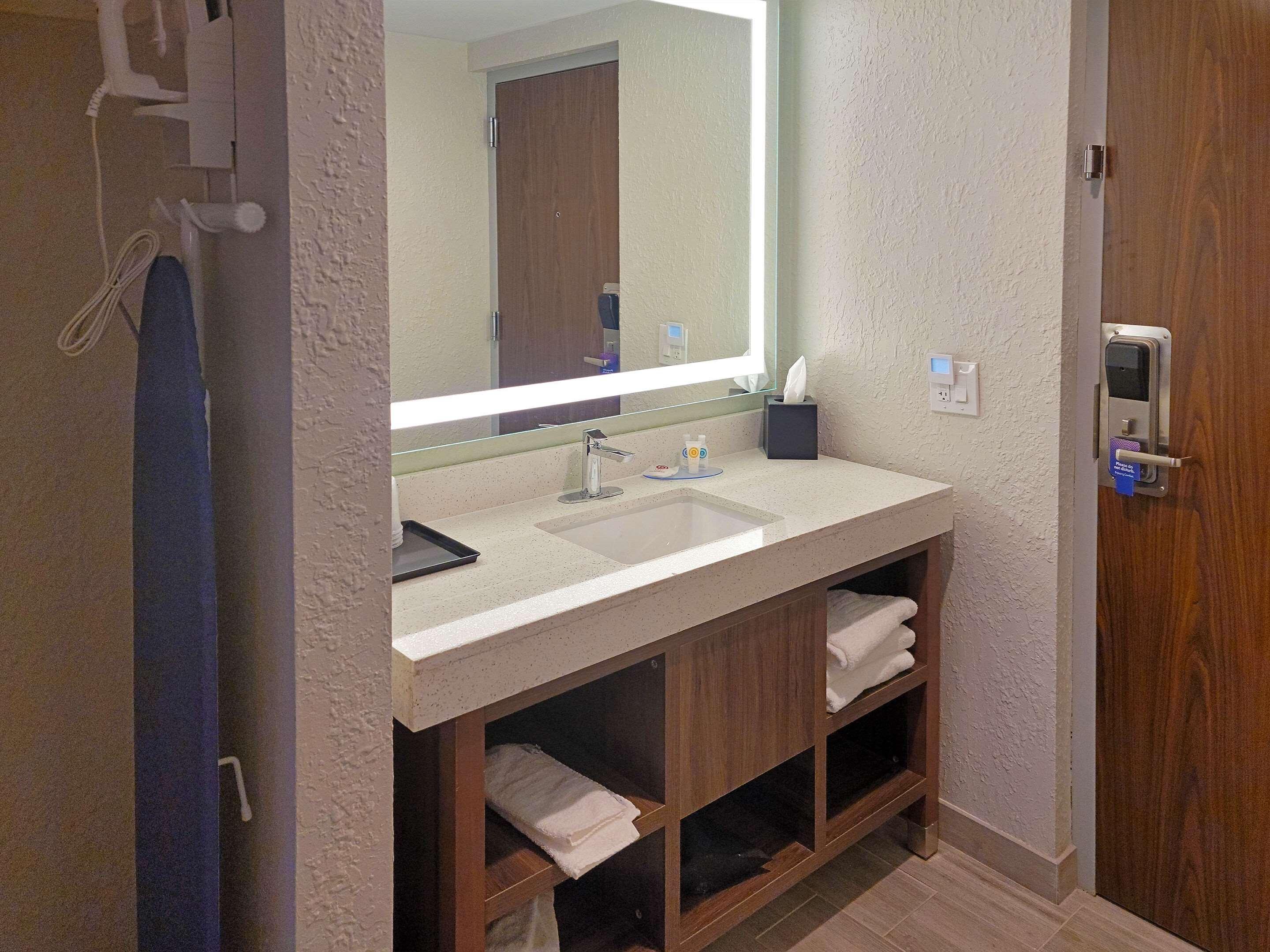 Comfort Inn & Suites Wyomissing-Reading Esterno foto